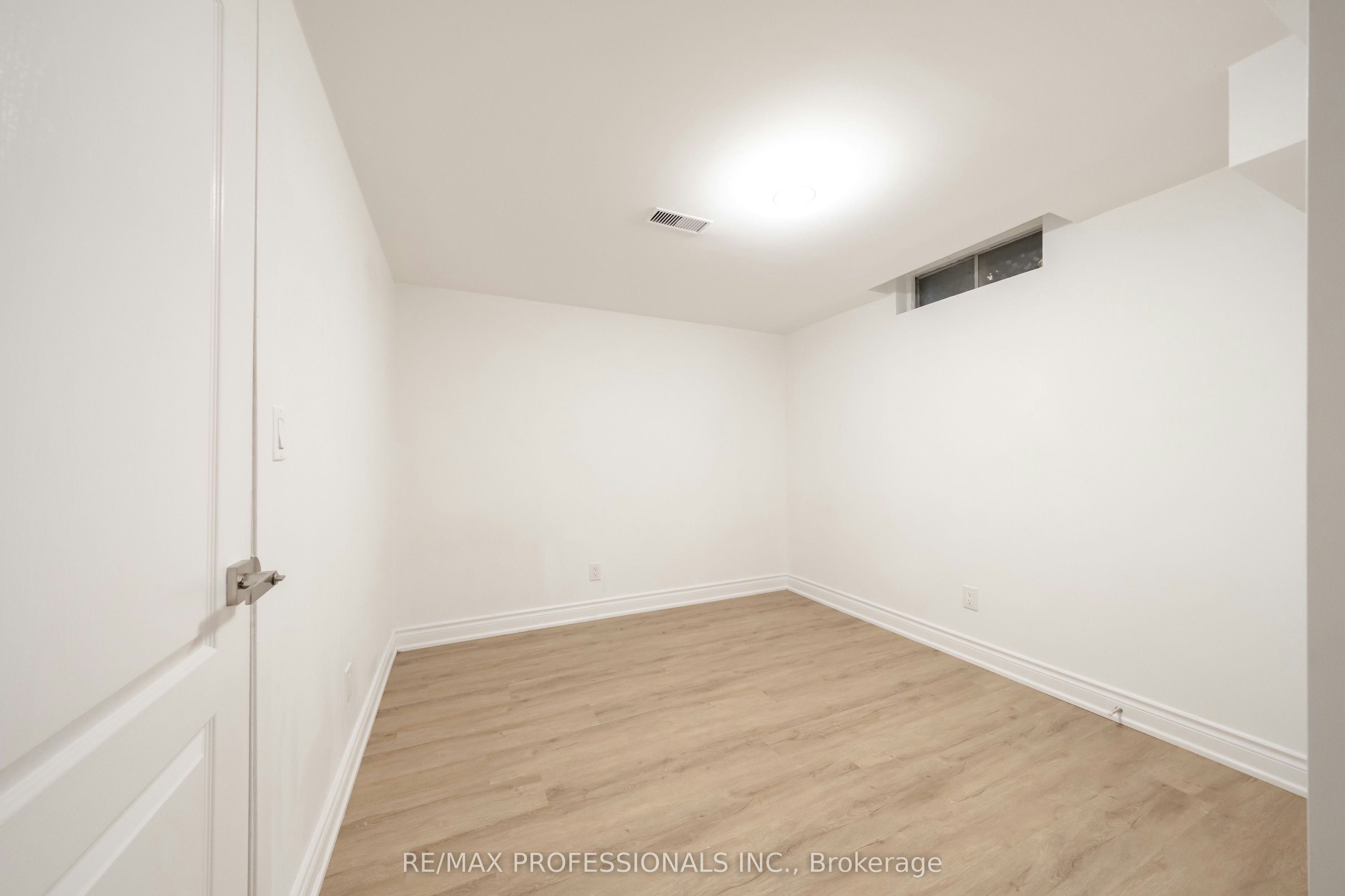 Lower Suite-24 Keefer Court, Vaughan, ON, L4J 5X9 - 16