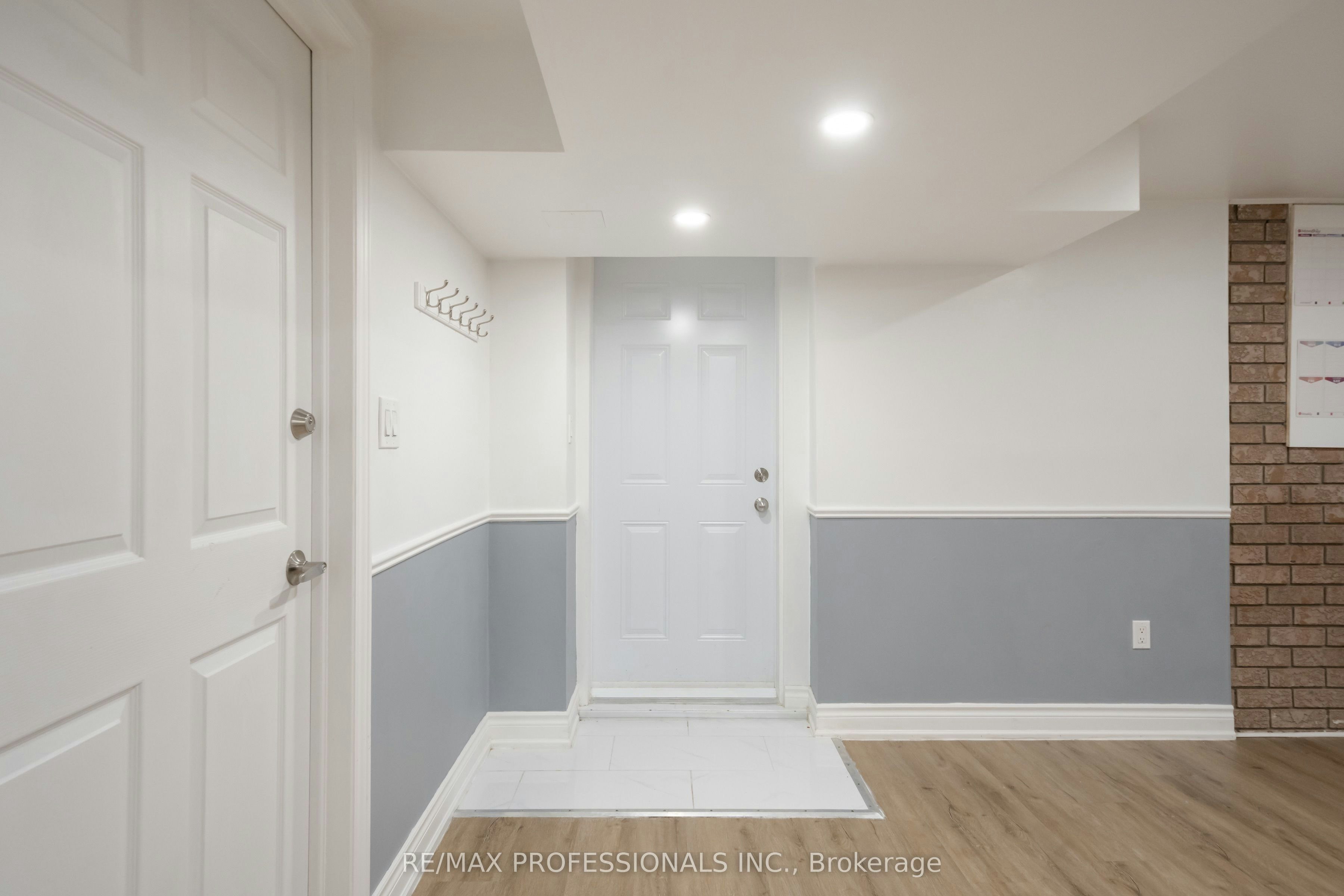 Lower Suite-24 Keefer Court, Vaughan, ON, L4J 5X9 - 4
