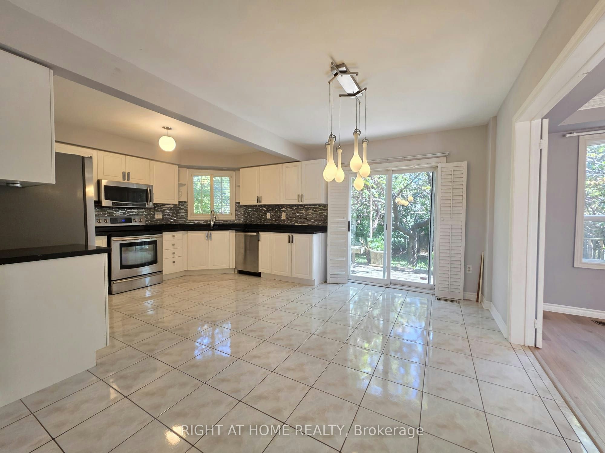 63 Sunridge Street, Richmond Hill, ON, L4E 3T7 - 6
