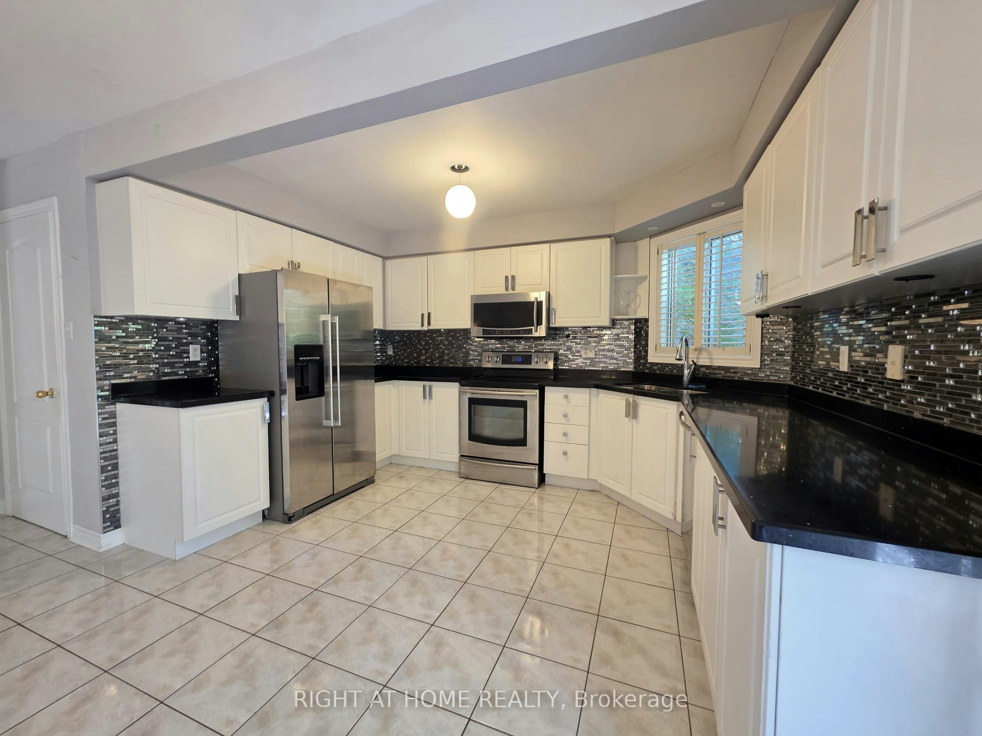 63 Sunridge Street, Richmond Hill, ON, L4E 3T7 - 5