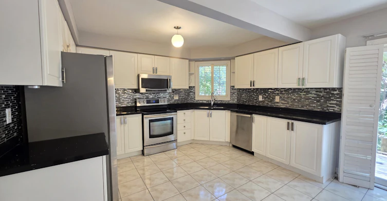 63 Sunridge Street, Richmond Hill, ON, L4E 3T7 - 4