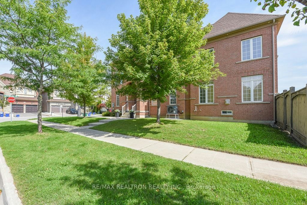 119 Lindbergh Drive, Vaughan, ON, L4H 1M1 - 3