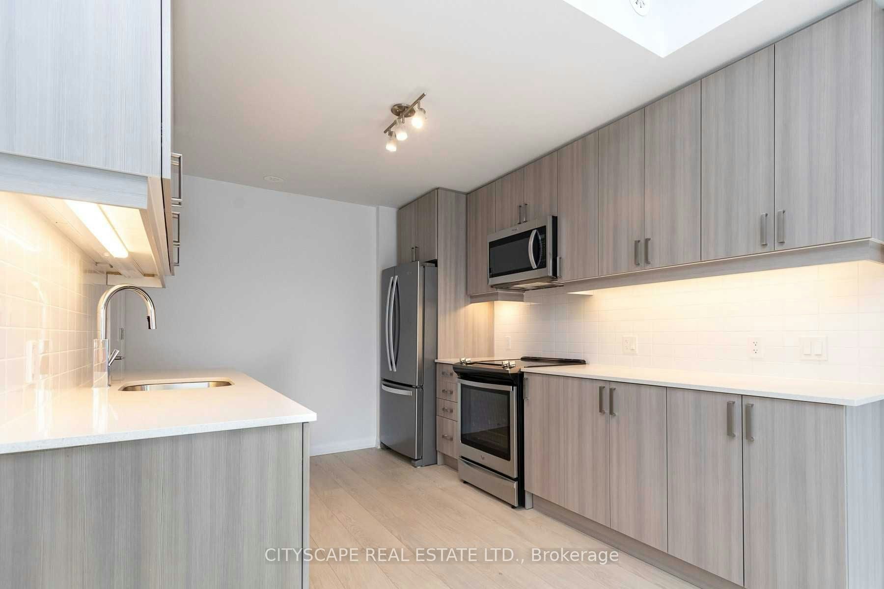 Th 01-1010 Portage Parkway, Vaughan, ON, L4K 0K3 - 5