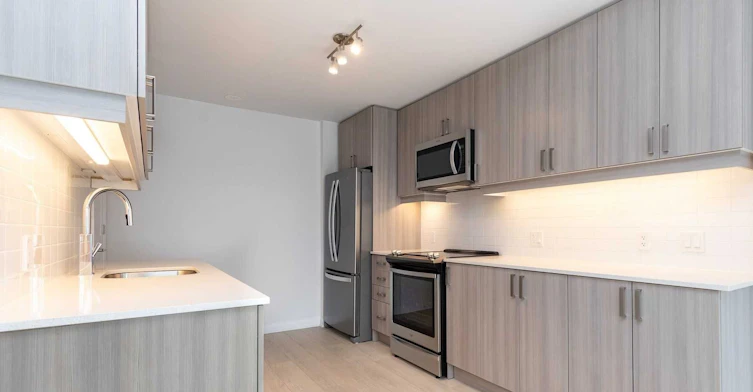 Th 01-1010 Portage Parkway, Vaughan, ON, L4K 0K3 - 5