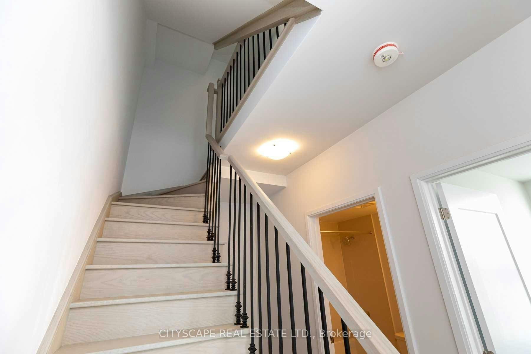 Th 01-1010 Portage Parkway, Vaughan, ON, L4K 0K3 - 13
