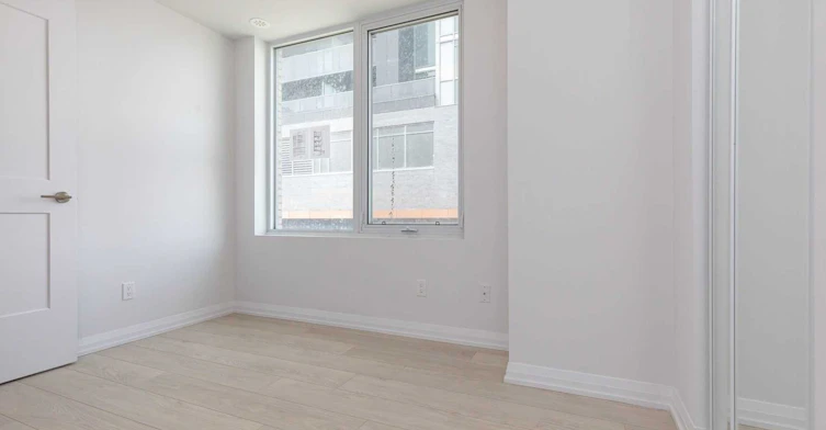 Th 01-1010 Portage Parkway, Vaughan, ON, L4K 0K3 - 11
