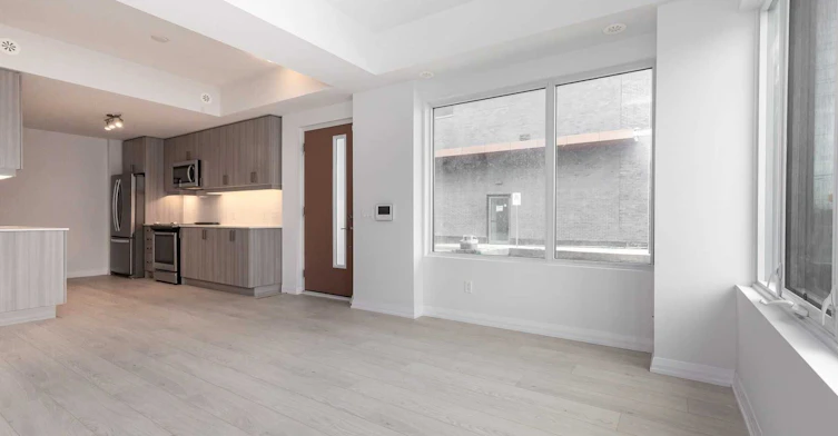 Th 01-1010 Portage Parkway, Vaughan, ON, L4K 0K3 - 4