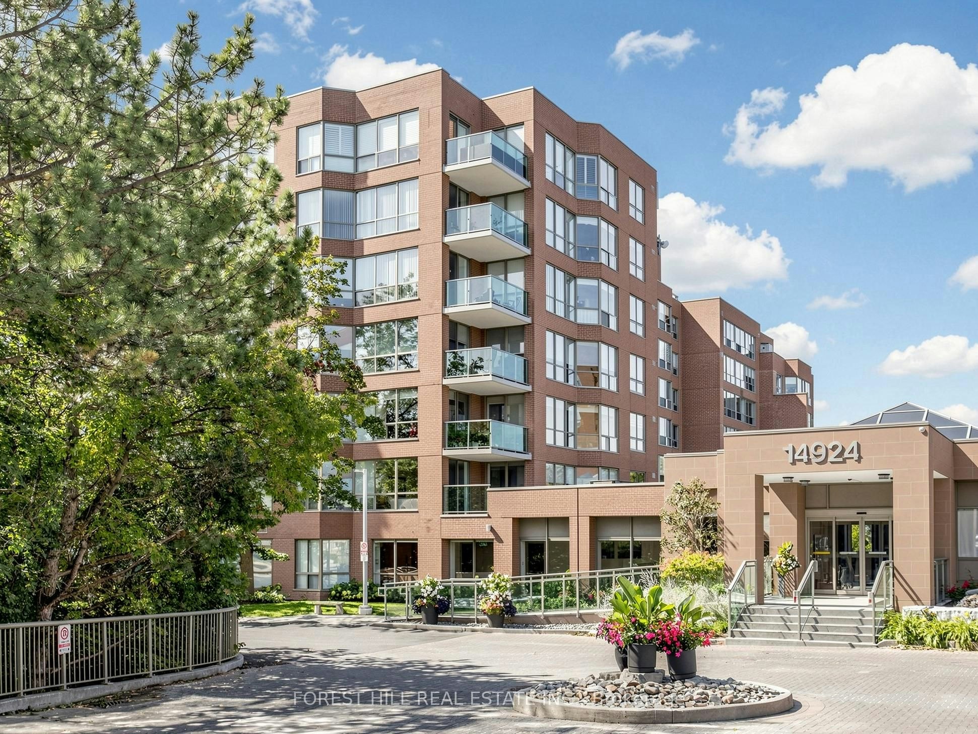 225-14924 Yonge Street, Aurora, ON, L4G 6H7