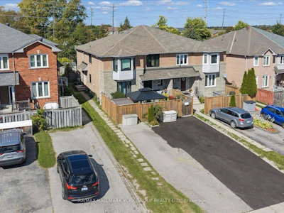 537 Walpole Crescent - 2