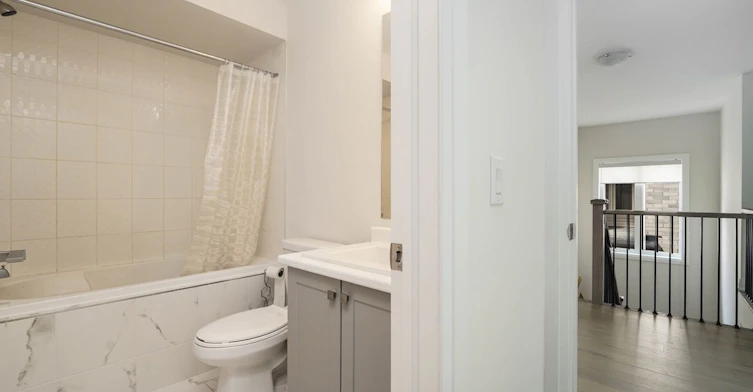 Main Floor-253 Seaview Heights, East Gwillimbury, ON, L9N 0Z1 - 29