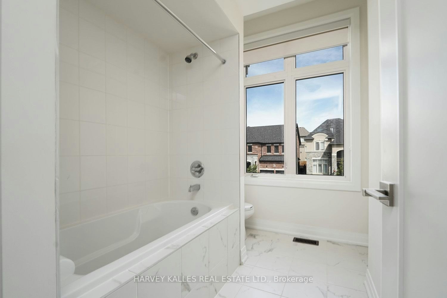 Main Floor-253 Seaview Heights, East Gwillimbury, ON, L9N 0Z1 - 37