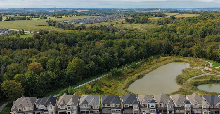 Main Floor-253 Seaview Heights, East Gwillimbury, ON, L9N 0Z1 - 2