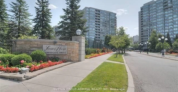1002-11 Townsgate Drive, Vaughan, ON, L4J 8G4