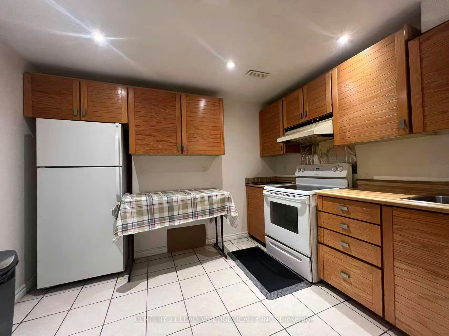Lower Level-33 Cavalry Trail, Markham, ON, L3R 9H1 - 7