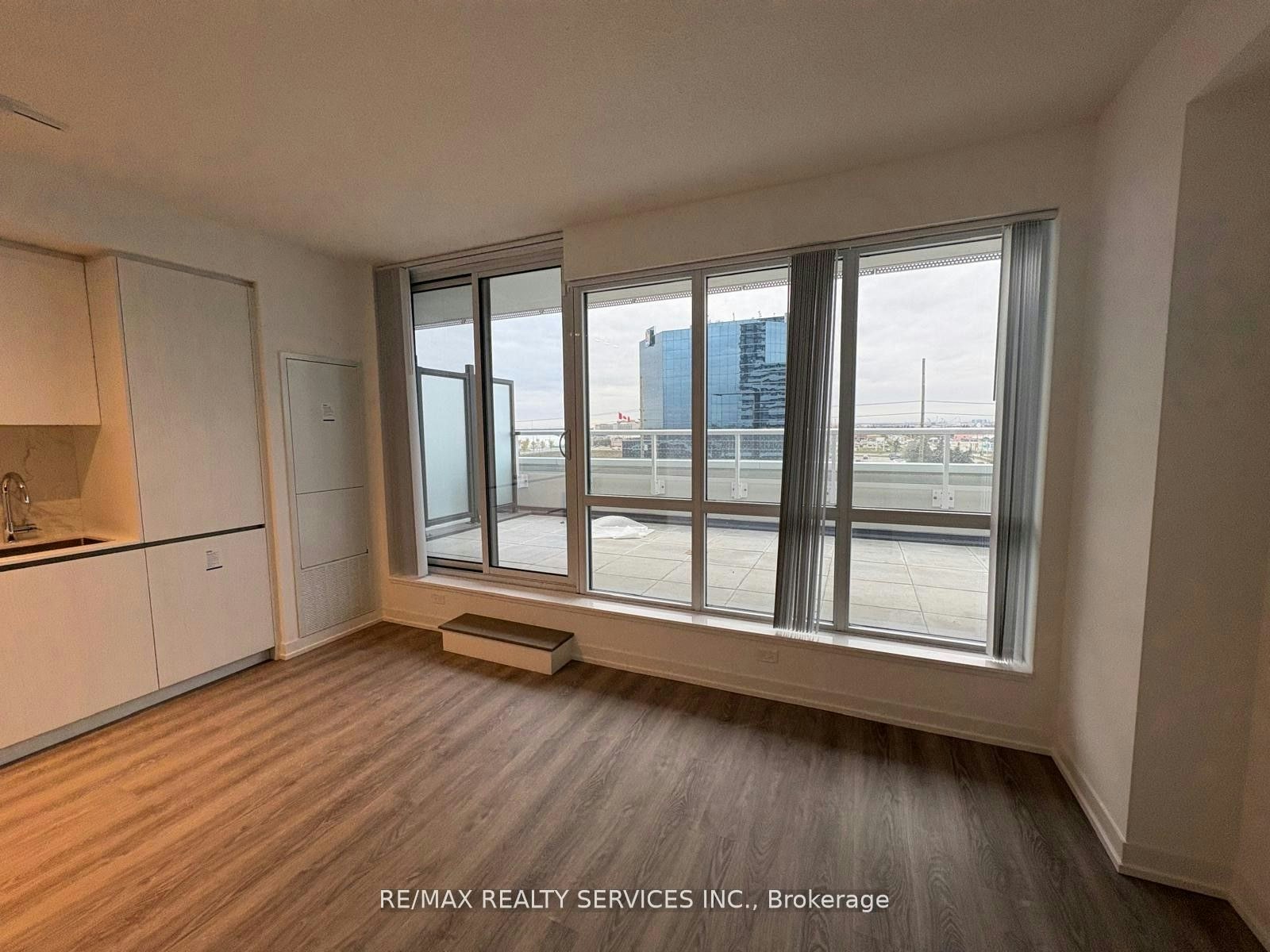509-8 Interchange Way, Vaughan, ON, L4K 5Z7 - 11
