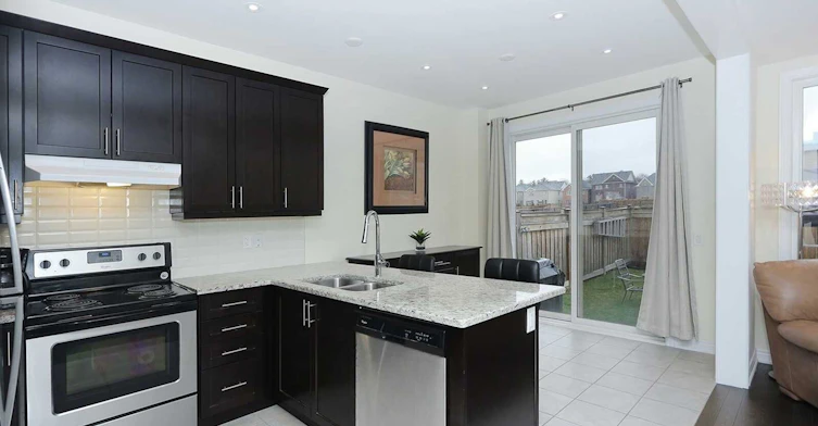 349 Hartwell Way, Aurora, ON, L4G 0W5 - 12