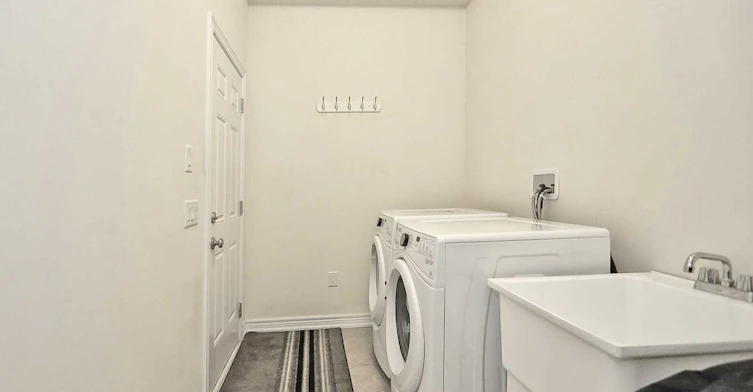 349 Hartwell Way, Aurora, ON, L4G 0W5 - 16