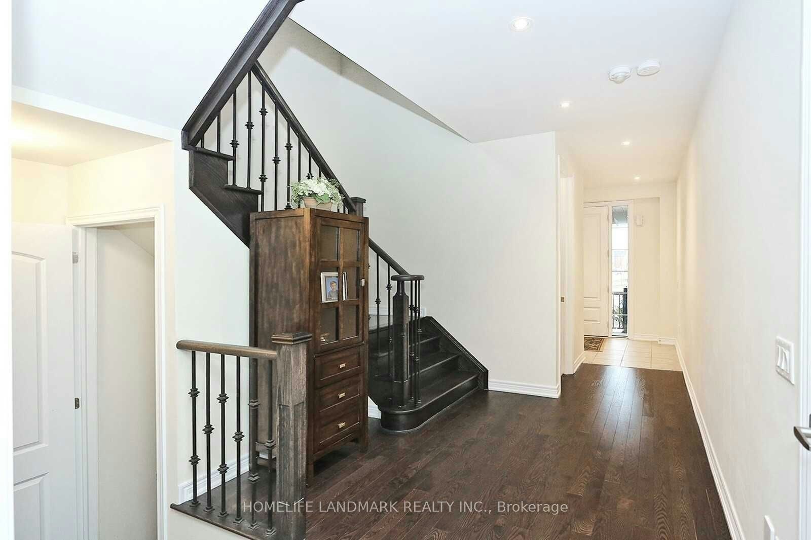 349 Hartwell Way, Aurora, ON, L4G 0W5 - 10