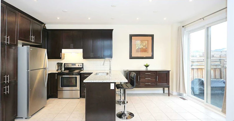 349 Hartwell Way, Aurora, ON, L4G 0W5 - 6