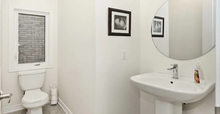 349 Hartwell Way, Aurora, ON, L4G 0W5 - 4