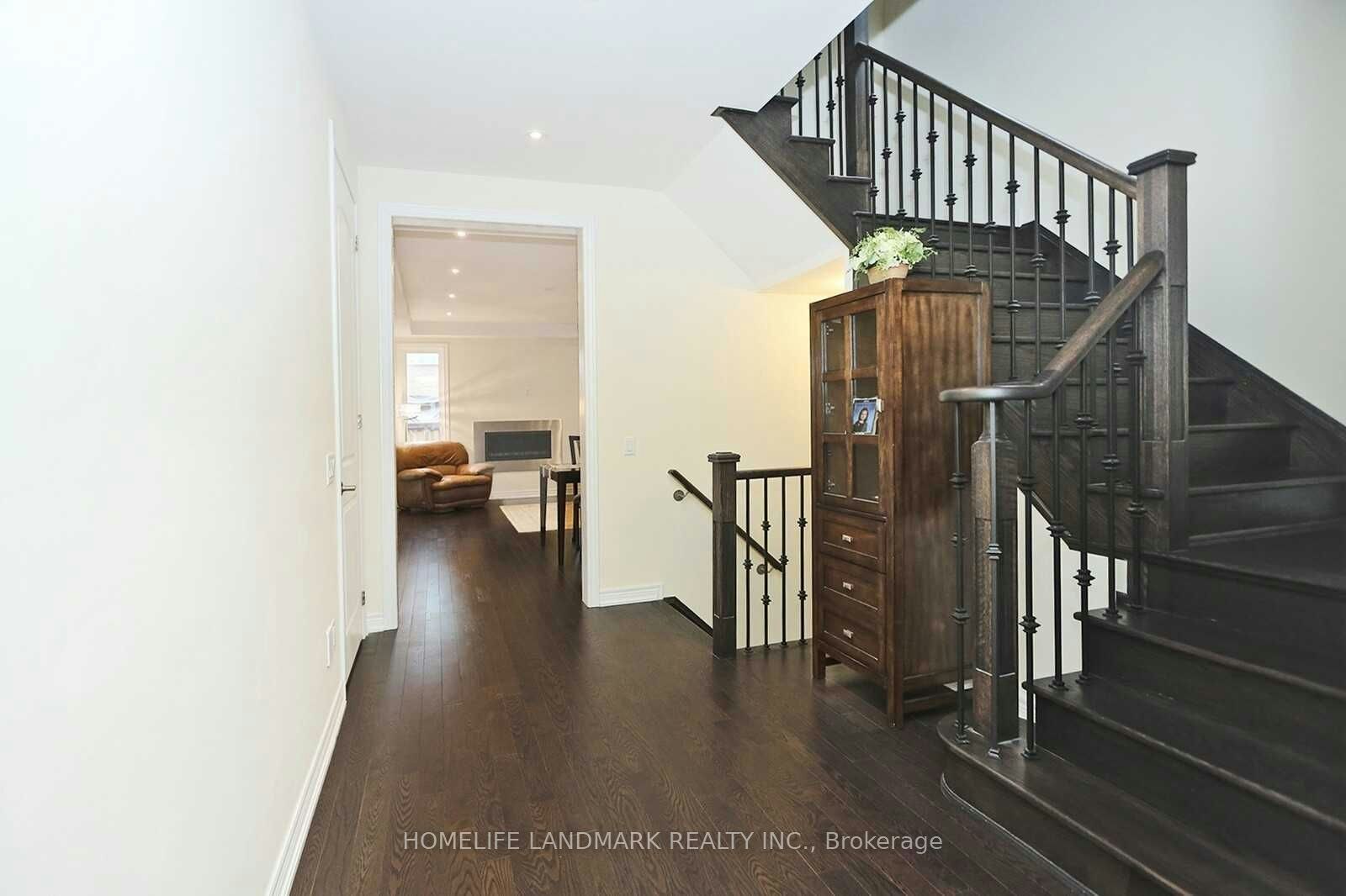 349 Hartwell Way, Aurora, ON, L4G 0W5 - 5