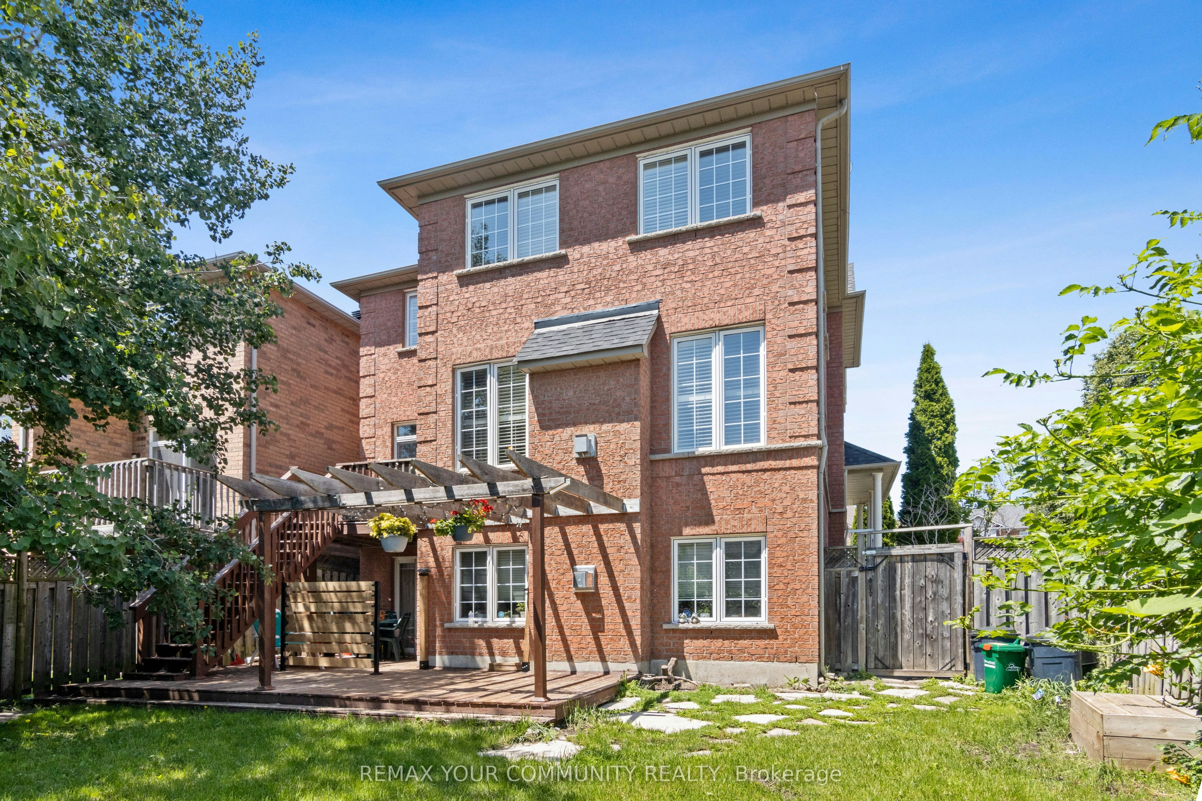 Main and Second Floor-39 Lark Crescent, Richmond Hill, ON, L4S 2N2
