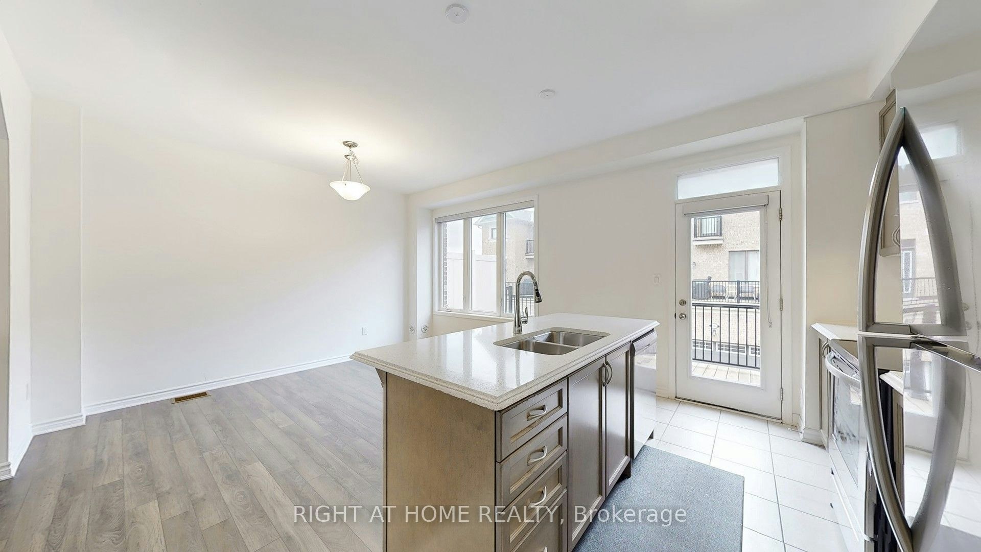5 Casely Avenue, Richmond Hill, ON, L4S 0J8 - 2