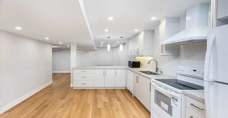 778 Firth Court, Newmarket, ON, L3Y 8H8 - 12