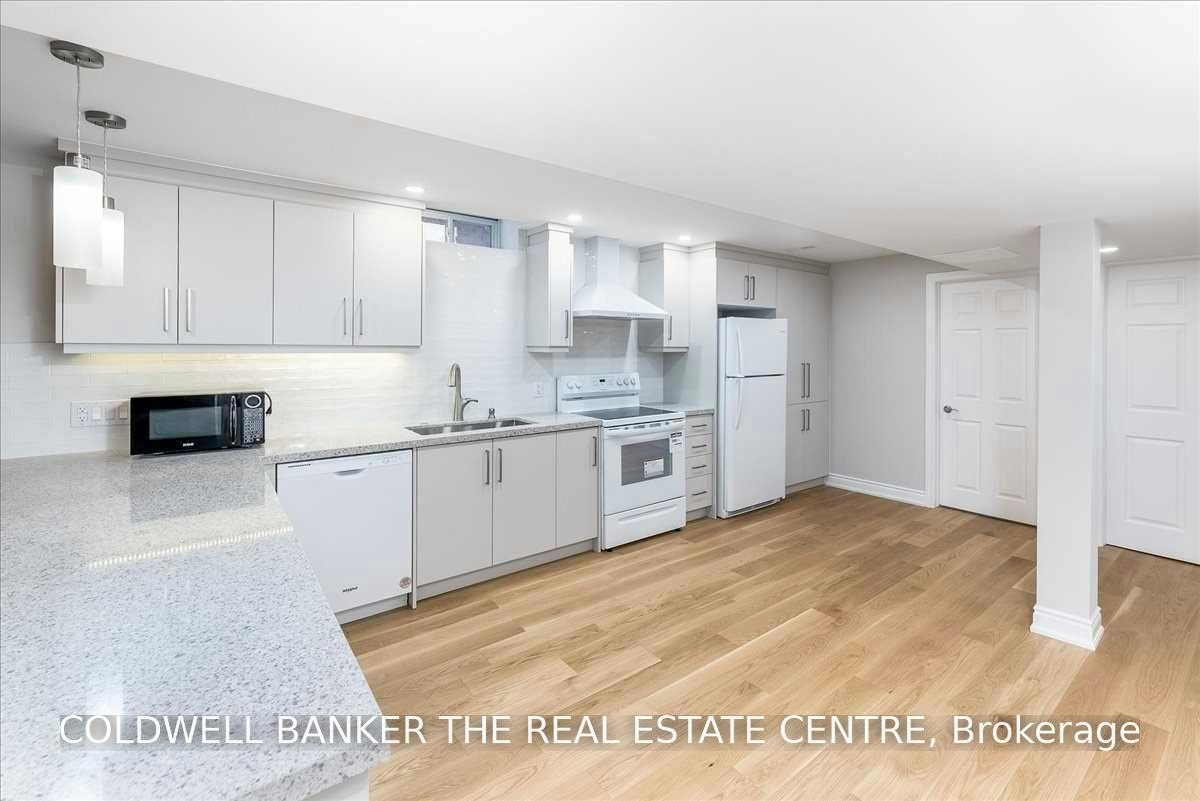 778 Firth Court, Newmarket, ON, L3Y 8H8 - 8
