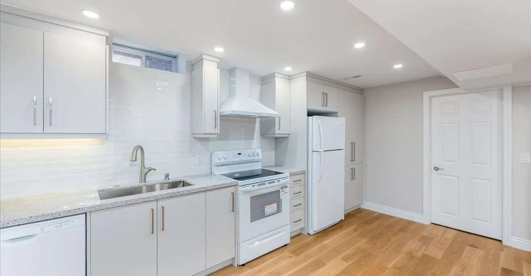 778 Firth Court, Newmarket, ON, L3Y 8H8 - 14