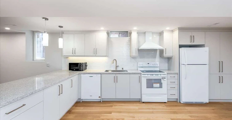 778 Firth Court, Newmarket, ON, L3Y 8H8 - 13
