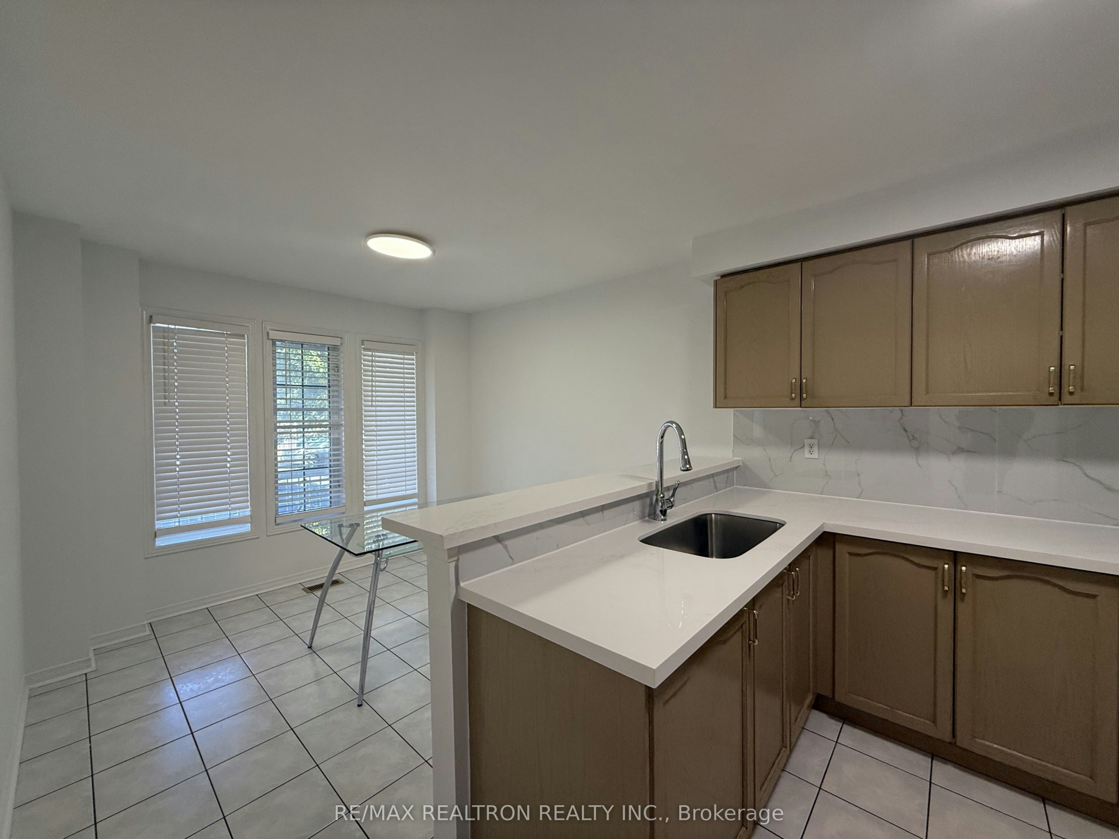 663 South Unionville Avenue, Markham, ON, L3R 4W9 - 3