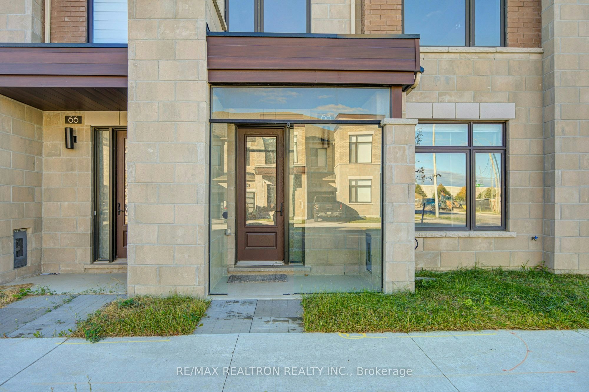 68 Johann Drive, Markham, ON, L3S 0G5 2
