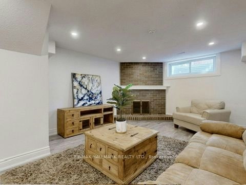 Bsmt-238 Rumble Avenue, Richmond Hill, ON, L4C 4G7 - 3