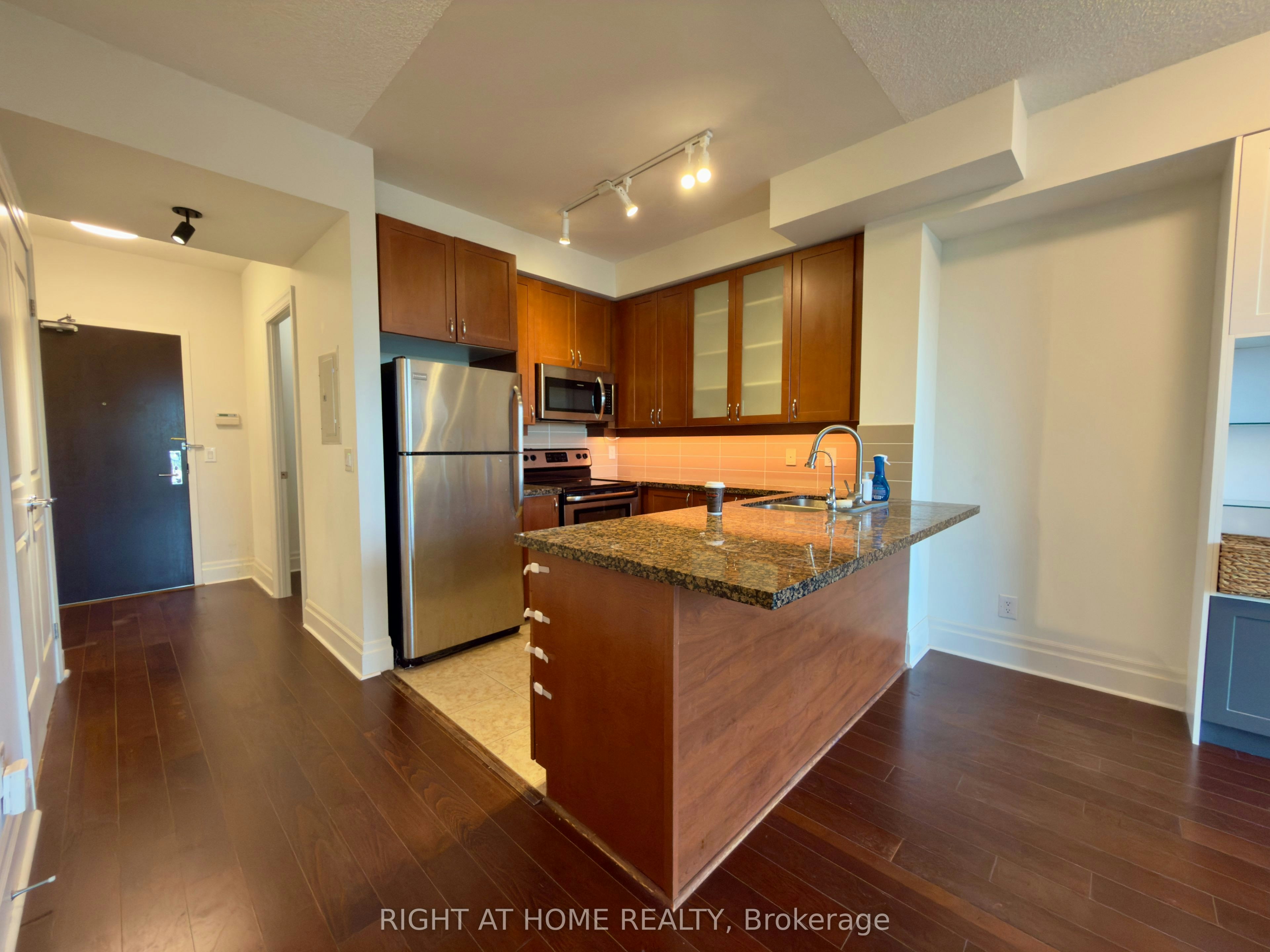 310-131 Upper Duke Crescent, Markham, ON, L6G 0C9 - 2