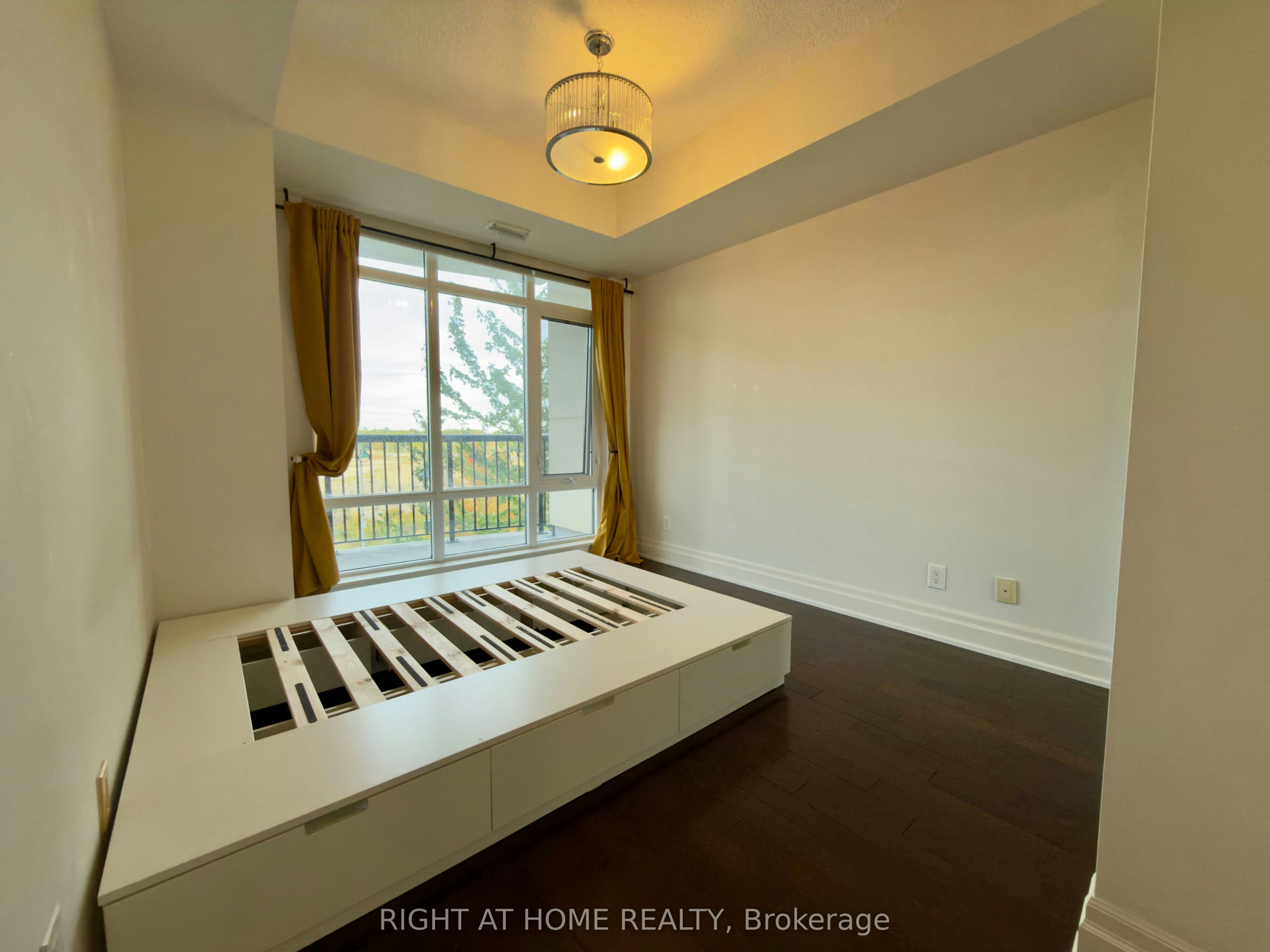 310-131 Upper Duke Crescent, Markham, ON, L6G 0C9 - 4