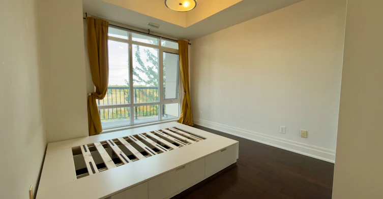 310-131 Upper Duke Crescent, Markham, ON, L6G 0C9 - 4