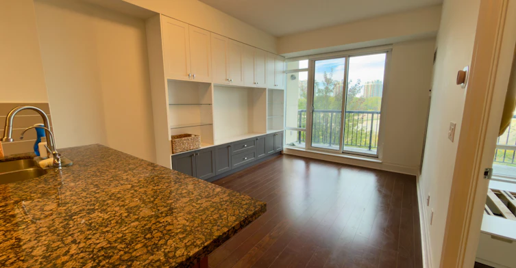 310-131 Upper Duke Crescent, Markham, ON, L6G 0C9