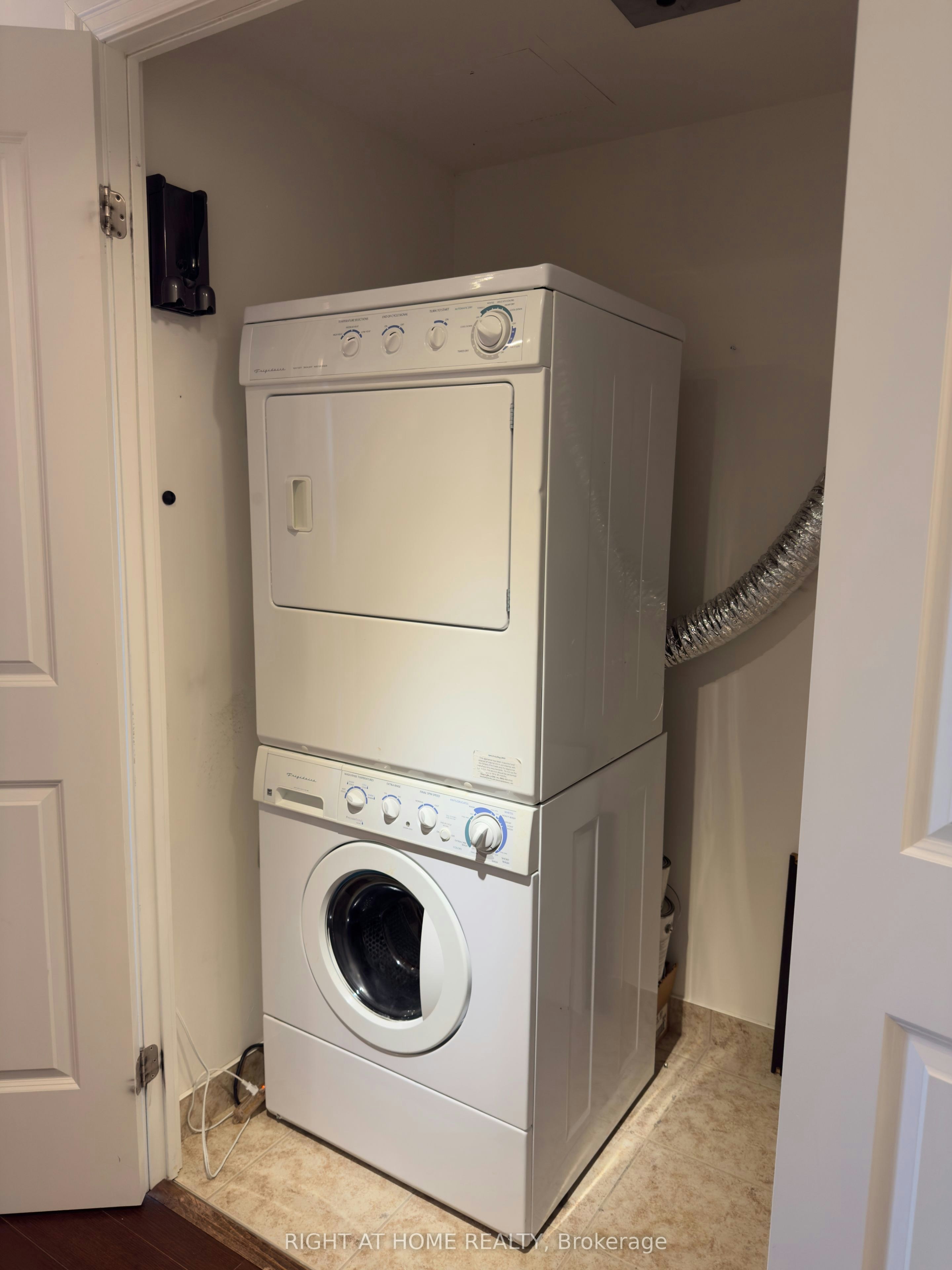 310-131 Upper Duke Crescent, Markham, ON, L6G 0C9 - 9