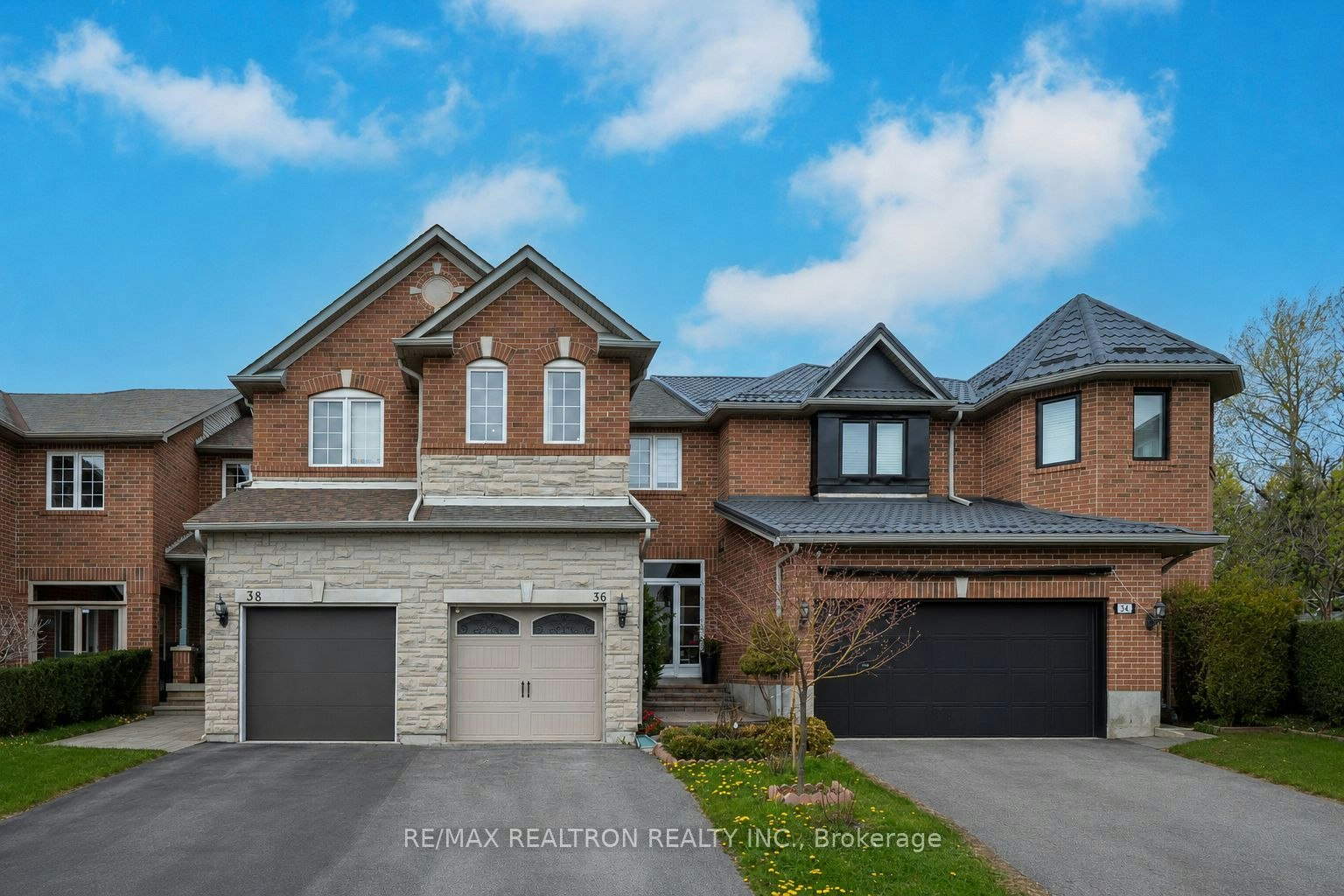 36 Edgemont Court, Richmond Hill, ON, L4S 2H8