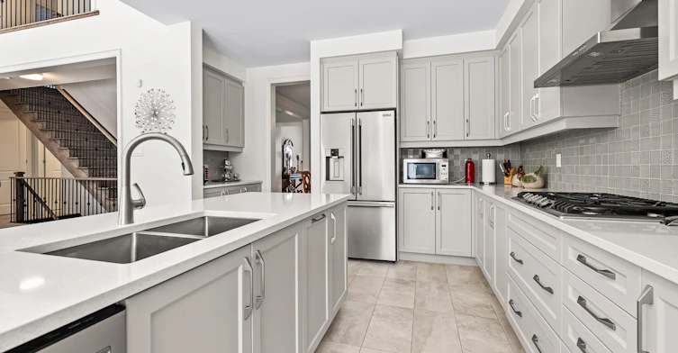 28 Bellflower Crescent, Adjala-Tosorontio, ON, L0G 1W0 - 11