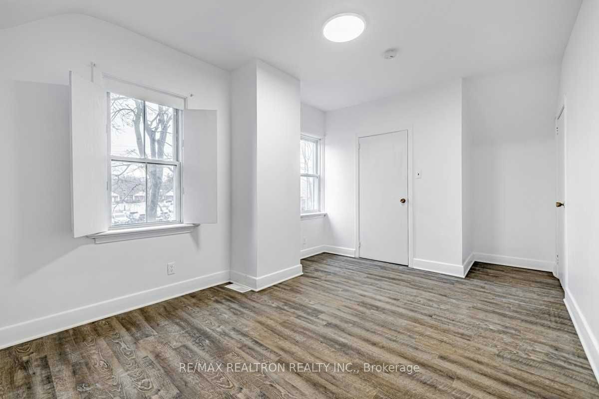 Front-14 John Street, Markham, ON, L3T 1X8 - 14