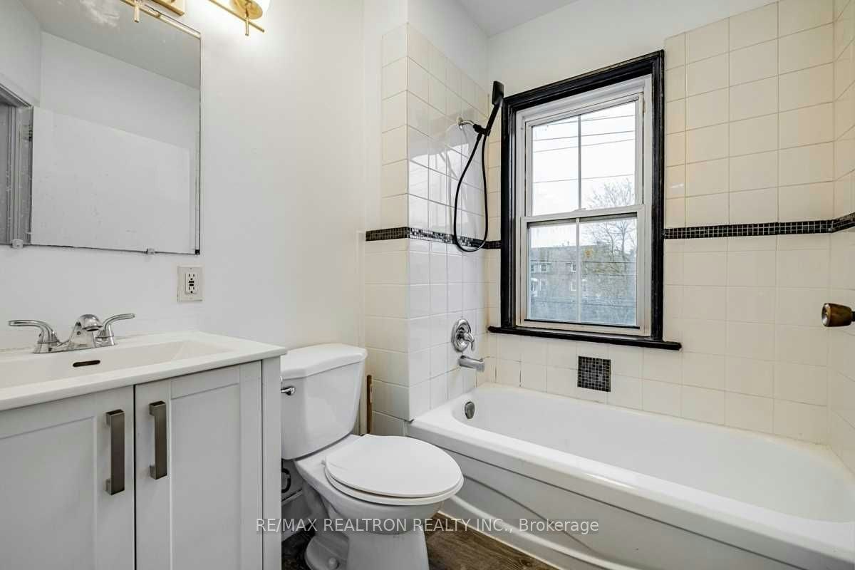 Front-14 John Street, Markham, ON, L3T 1X8 - 16