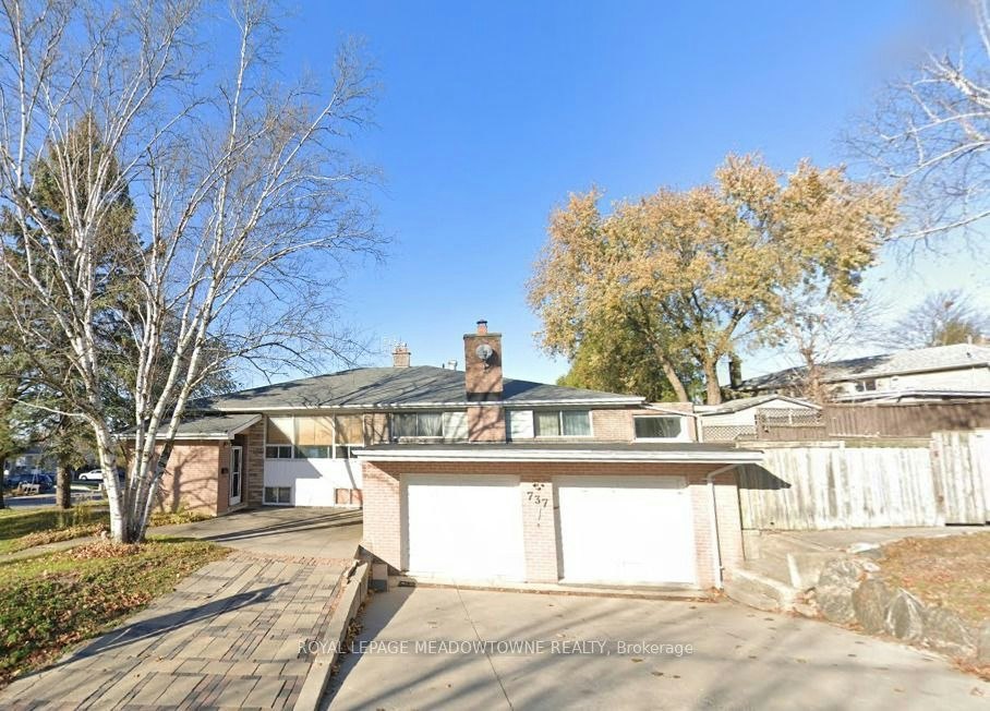 B-737 Botany Hill Crescent, Newmarket, ON, L3Y 3A7