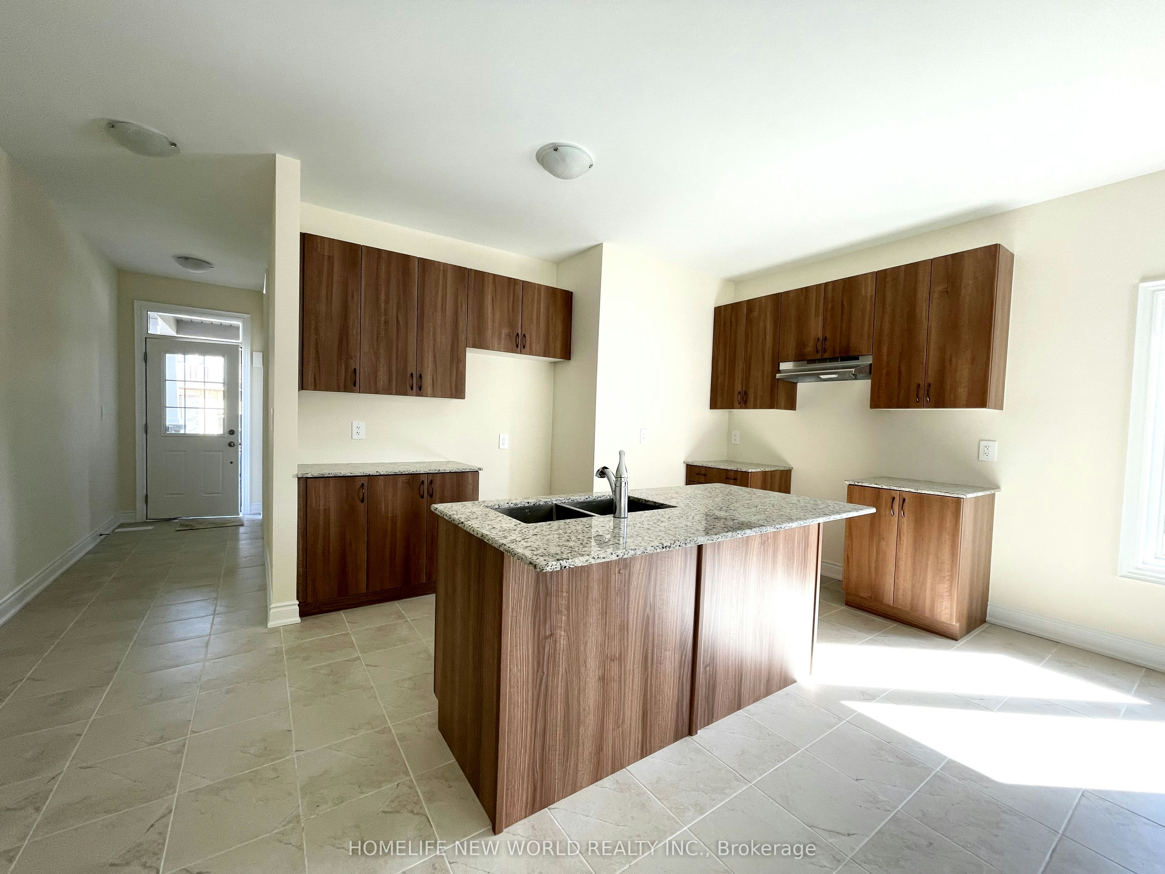 15 Schortinghuis Street, Georgina, ON, L0E 1R0