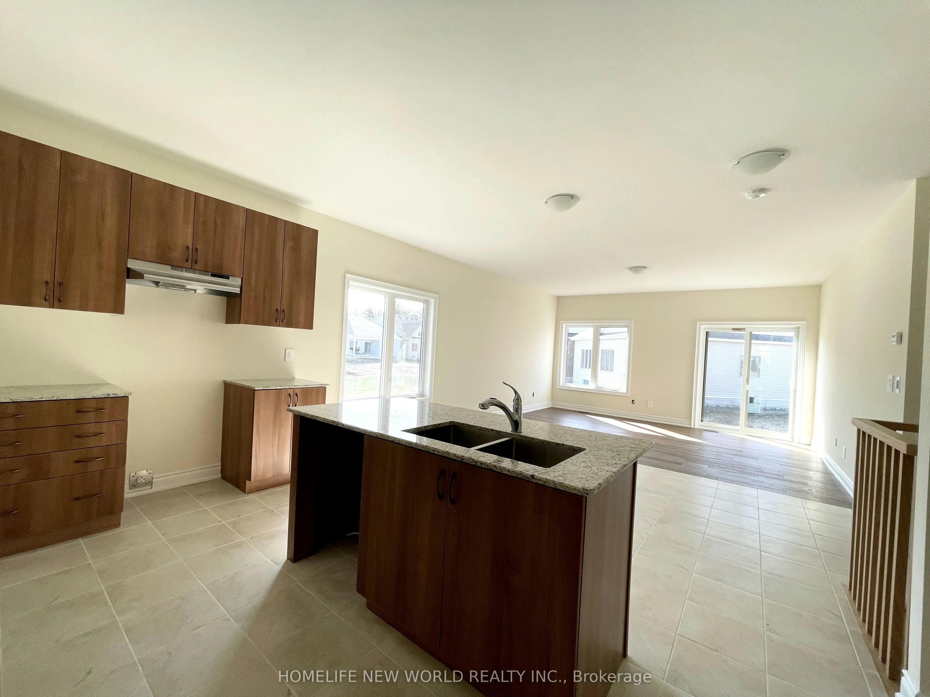 15 Schortinghuis Street, Georgina, ON, L0E 1R0 - 3