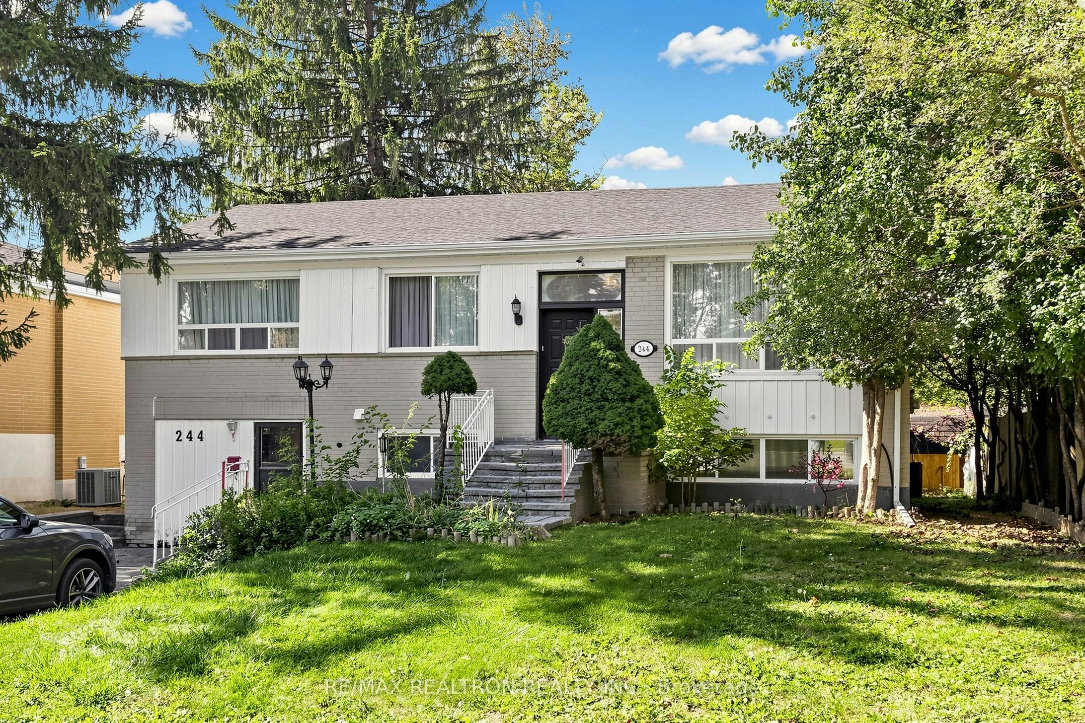 Main-244 Tampico Road, Richmond Hill, ON, L4C 4R7