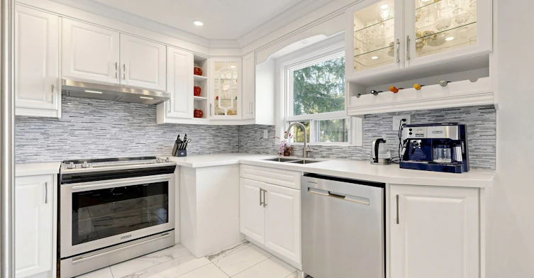 Main-244 Tampico Road, Richmond Hill, ON, L4C 4R7 - 9