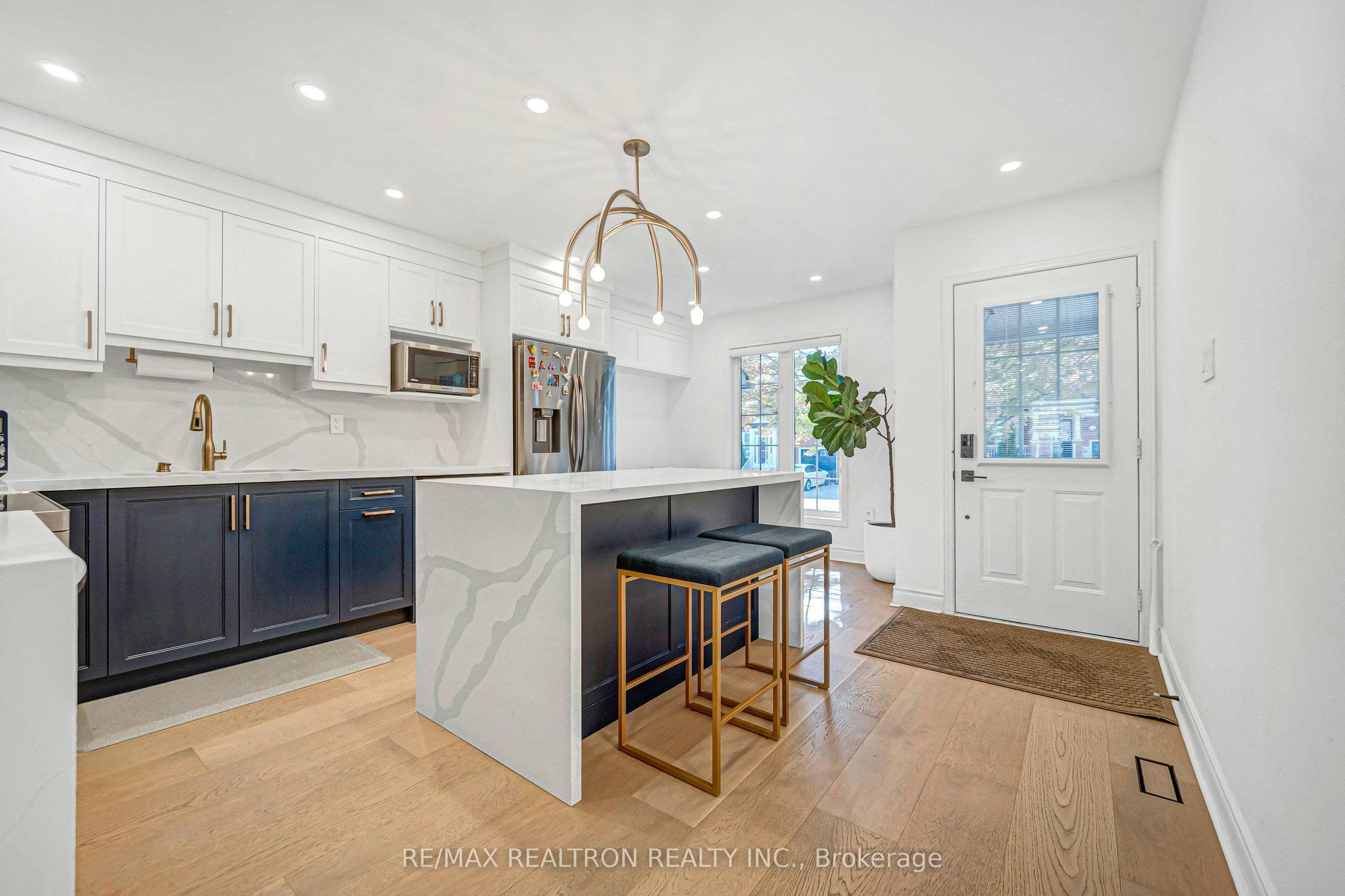 10 Macgregor Avenue, Richmond Hill, ON, L4B 4S8 - 4
