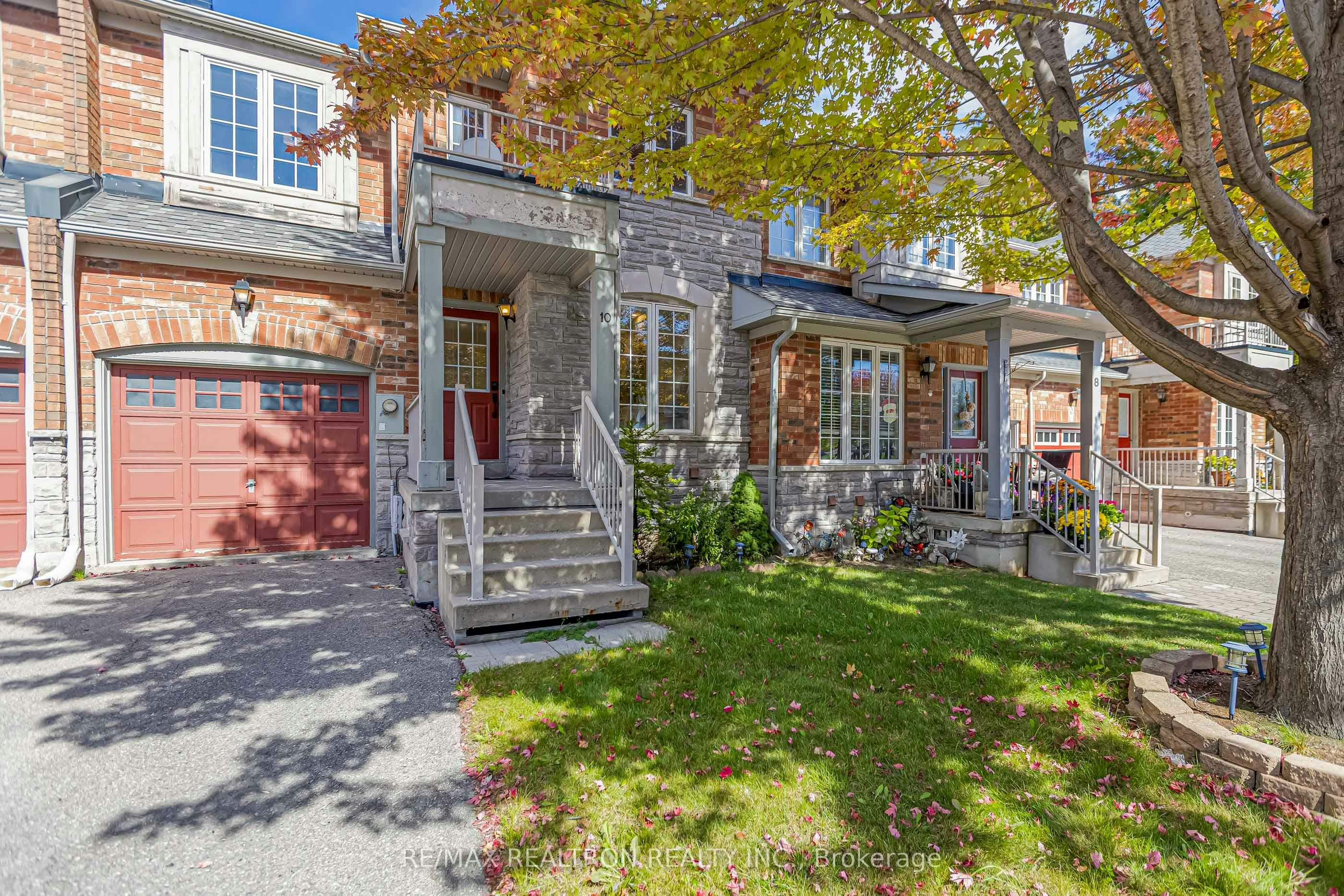 10 Macgregor Avenue, Richmond Hill, ON, L4B 4S8 - 2
